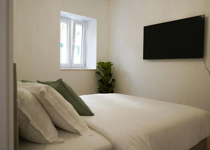 Apartment Luxury Beachside Stobrec, 30m To Pebble Beach, Restaurants, Center Of Stobrec *