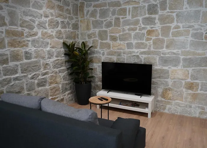 Apartment Luxury Beachside Stobrec, 30m To Pebble Beach, Restaurants, Center Of Stobrec *